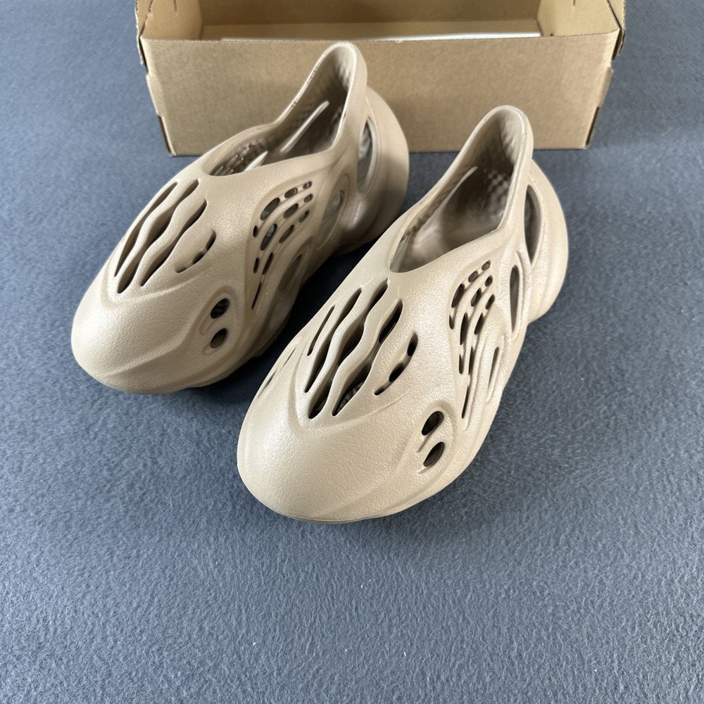 Yeezy Foam Runner 'Clay Taupe' Size 6 Color Tan With Box